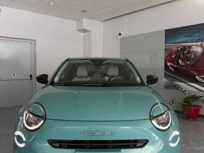 Fiat 600 Hybrid DCT MHEV La Prima Blu/Azzurro usata Castellammare di Stabia