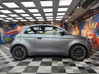 Fiat 500 500e Berlina 42 kWh La Prima (732) Grigio usata Calenzano