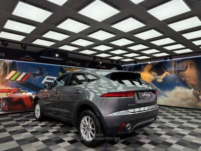 Jaguar E-Pace AWD aut. SE (697) Grigio usata Calenzano