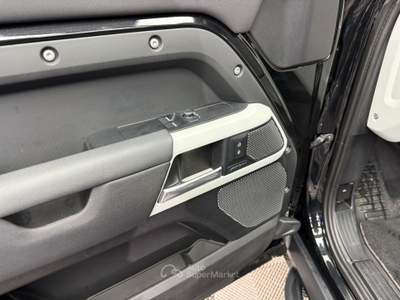 Land Rover Defender 200 CV AWD Auto X-Dynamic SE (919) Nero usata Calenzano