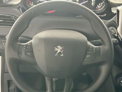 Peugeot 208 Peugeot 208  BLUEHDI Bianco usata Montecorvino Pugliano