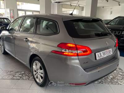 Peugeot 308 308 SW 1.5 bluehdi Busines AUTO Grigio usata Montecorvino Pugliano