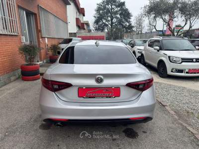 Alfa Romeo Giulia 2.2 t 150cv EAT8 auto Grigio usata Cernusco sul Naviglio