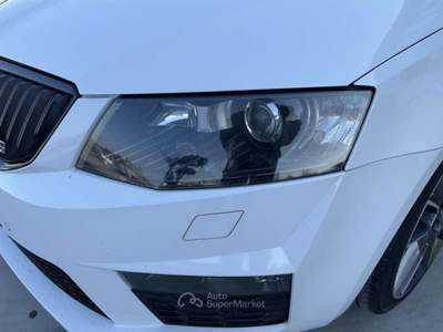 Skoda Octavia 2.0 TDI CR 4x4 DSG Wagon RS Bianco usata Pieve di Cento