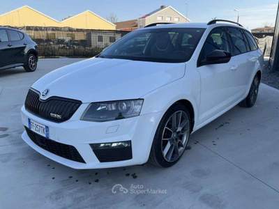 Skoda Octavia 2.0 TDI CR 4x4 DSG Wagon RS Bianco usata Pieve di Cento