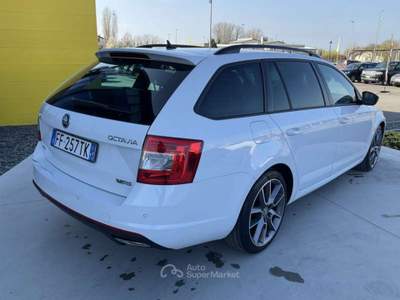 Skoda Octavia 2.0 TDI CR 4x4 DSG Wagon RS Bianco usata Pieve di Cento