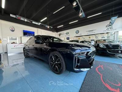 BMW Serie 7 740d 740 740d xDrive Msport Nero usata Mottola