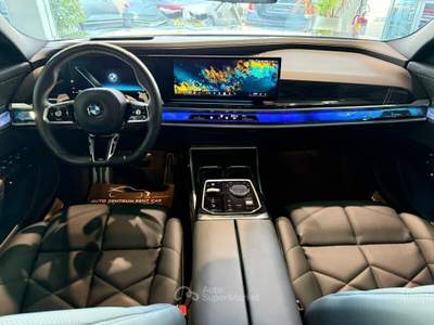 BMW Serie 7 740d 740 740d xDrive Msport Nero usata Mottola