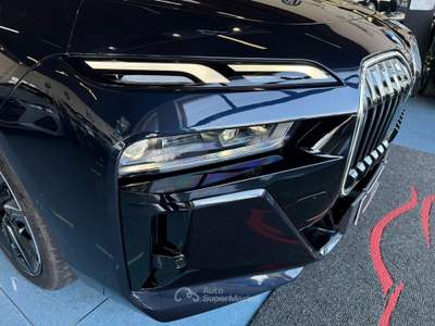 BMW Serie 7 740d 740 740d xDrive Msport Nero usata Mottola