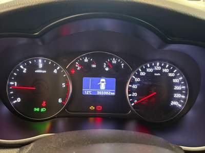 Kia Carens BJ Auto propone in vendita KIA CARENS Bianco usata Pedrengo