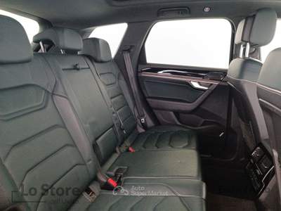 Volkswagen Touareg 3.0 v6 tdi atmosphere r-line exterior pack 231cv tiptronic Grigio usata Pisa