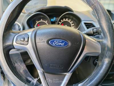 Ford Fiesta DISTRIBUZIONE E TAGLIANDO FATTO Argento usata Maddaloni