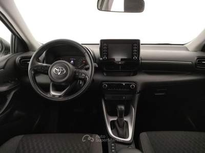 Toyota Yaris 1.5 Hybrid 5 porte Business Automatica Bianco usata Barletta