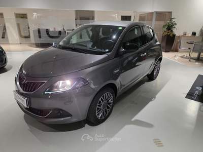 Lancia Ypsilon 1.0 FireFly 5 porte S&S Hybrid Gold Plus Grigio usata Riva presso Chieri