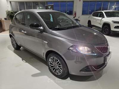 Lancia Ypsilon 1.0 FireFly 5 porte S&S Hybrid Gold Plus Grigio usata Riva presso Chieri