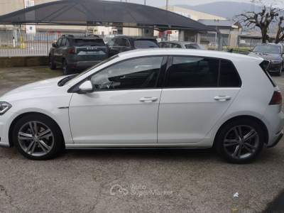 Volkswagen Golf 5p 1.6 tdi Sport RLINE R LINE 115cv dsg Bianco usata Gorlago