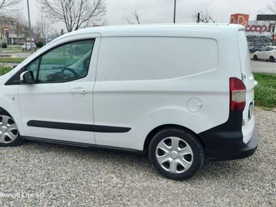 Ford Transit Courier 1.5 tdci 75cv Entry E6 1.5 tdci 75cv Entry E6 Bianco usata Prato