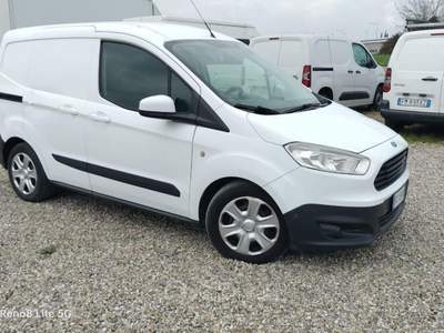 Ford Transit Courier 1.5 tdci 75cv Entry E6 1.5 tdci 75cv Entry E6 Bianco usata Prato