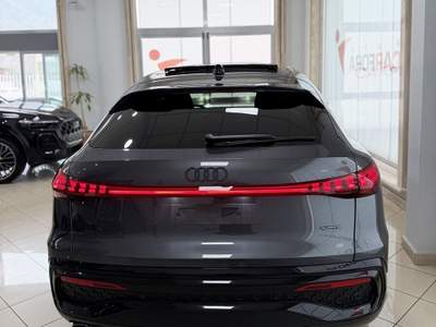 Audi Q5 Sportback 204 cv Tetto/cerchi21/Tappezzeria Sport (Super offerta) Grigio usata San Felice a Cancello