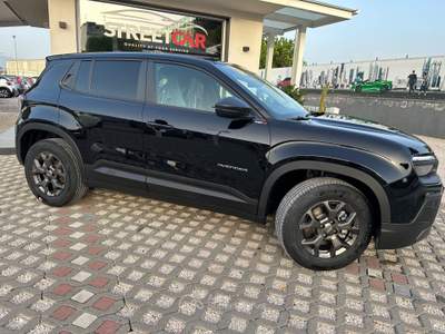 Jeep Avenger 100 CV MHEV Longitude automatica Nero usata Sant'Anastasia