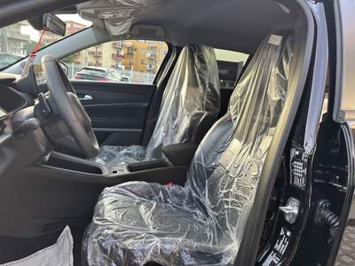Jeep Avenger 100 CV MHEV Longitude automatica Nero usata Sant'Anastasia