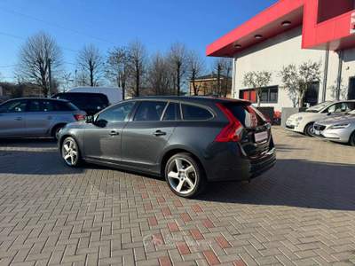 Volvo V60 2.0 d3 Summum geartronic UNIPRO Nero usata San Felice sul Panaro