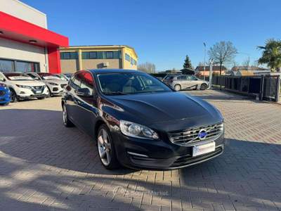 Volvo V60 2.0 d3 Summum geartronic UNIPRO Nero usata San Felice sul Panaro