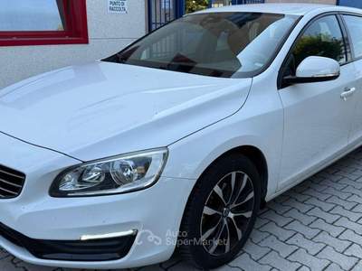 Volvo V60 V60 D2 Geartronic Business N1 Bianco usata Vigarano Mainarda