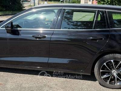 Volvo V60 B4 (d) Geartronic Momentum Business Pro Nero usata Vigarano Mainarda