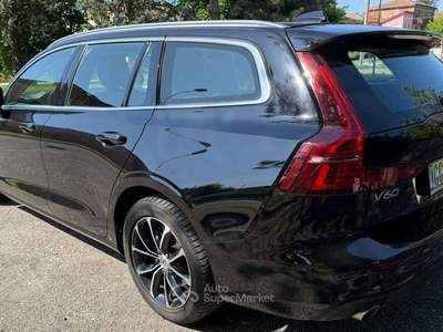 Volvo V60 B4 (d) Geartronic Momentum Business Pro Nero usata Vigarano Mainarda