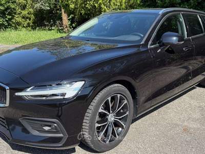 Volvo V60 B4 (d) Geartronic Momentum Business Pro Nero usata Vigarano Mainarda