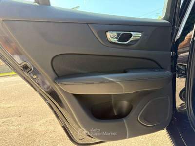 Volvo V60 B4 (d) Geartronic Momentum Business Pro Nero usata Vigarano Mainarda