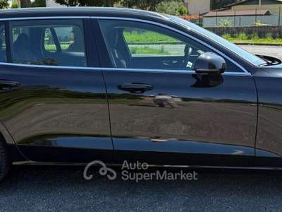 Volvo V60 B4 (d) Geartronic Momentum Business Pro Nero usata Vigarano Mainarda