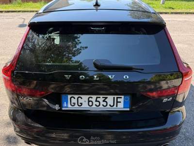 Volvo V60 B4 (d) Geartronic Momentum Business Pro Nero usata Vigarano Mainarda