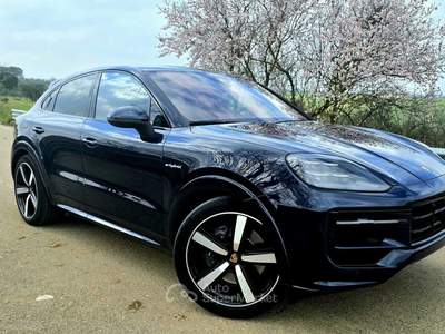 Porsche Cayenne Coupè Facelift 3.0 E-HYBRID 470cv IPERFULL-UFFICIALE ITALIA Blu/Azzurro usata Altamura