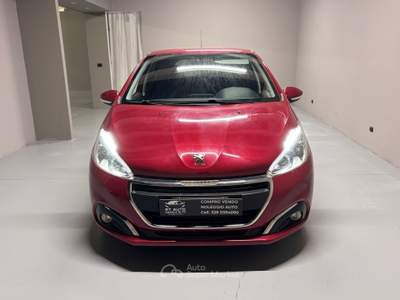 Peugeot 208 PureTech 82 5 porte Allure Rosso usata CASALE MONFERRATO