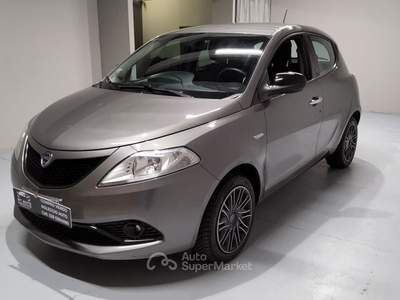 Lancia Ypsilon 5 porte S&S Hybrid Ecochic Gold Grigio usata CASALE MONFERRATO
