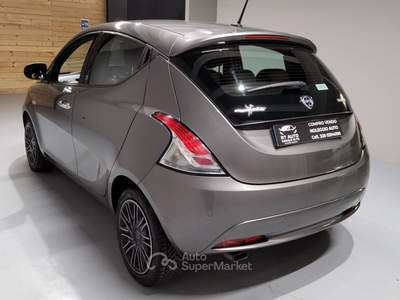 Lancia Ypsilon 5 porte S&S Hybrid Ecochic Gold Grigio usata CASALE MONFERRATO