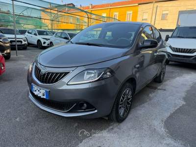 Lancia Ypsilon 1.0 FireFly 5 porte S&S Hybrid Platino Grigio usata VAREDO