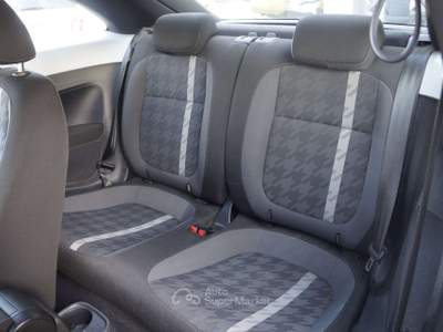 Volkswagen Maggiolino 2.0 TDI Design BlueMotion Technology 110CV Bianco usata Gorlago