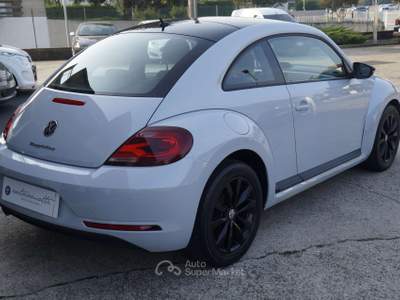 Volkswagen Maggiolino 2.0 TDI Design BlueMotion Technology 110CV Bianco usata Gorlago