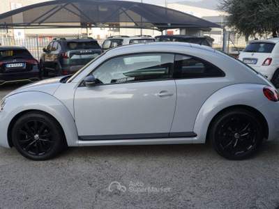 Volkswagen Maggiolino 2.0 TDI Design BlueMotion Technology 110CV Bianco usata Gorlago