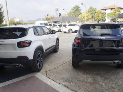 Jeep Avenger 1.2 Turbo Summit INFO E CONVENIENCE PACK Bianco usata Gorlago