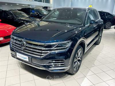 Volkswagen Touareg 3.0 V6 tsi eh Elegance tiptronic Blu/Azzurro usata Palermo