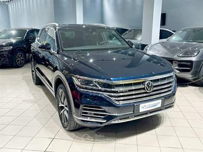 Volkswagen Touareg 3.0 V6 tsi eh Elegance tiptronic Blu/Azzurro usata Palermo