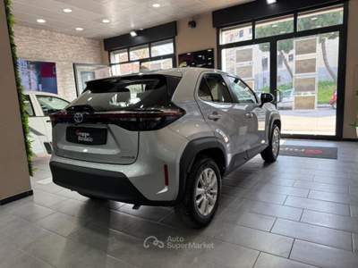 Toyota Yaris Cross 1.5 Hybrid 5p. E-CVT Active Grigio usata Volla
