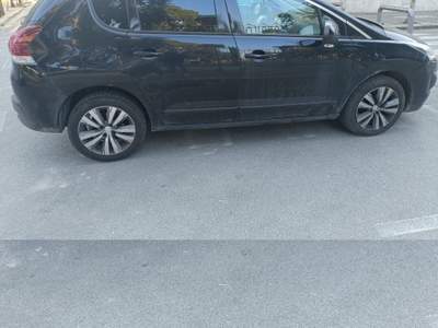Peugeot 3008 1.6 HDi CAMBIO AUTOMATICO Nero usata Bari