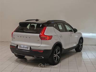 Volvo XC40 T3 Geartronic R-Design Argento usata Verbania