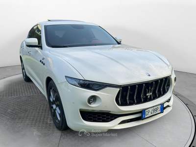 Maserati Levante 2.0 mhev gt 330cv auto - tetto apribile Bianco usata Fisciano