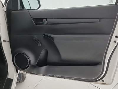 Toyota Hilux 2.4 D-4D SC 2WD M/T Bianco usata Reggio nell'Emilia